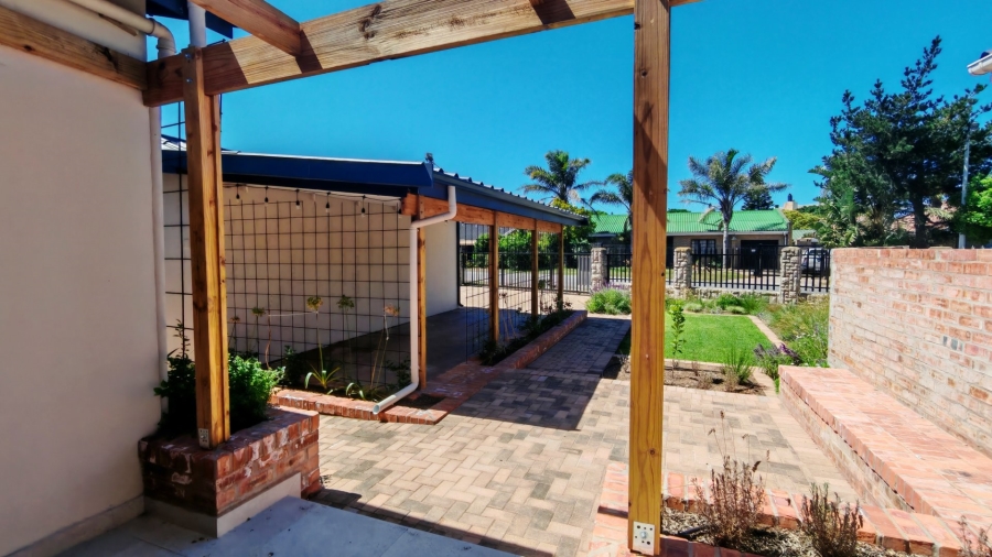 3 Bedroom Property for Sale in Hartenbos Central Western Cape